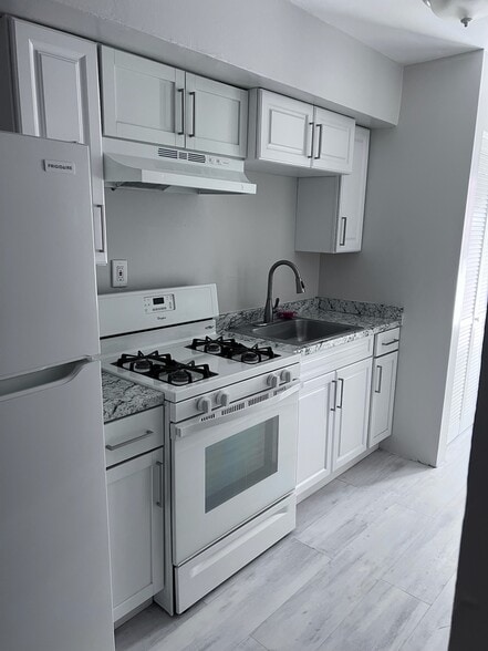 Building Photo - 5326 B St SE