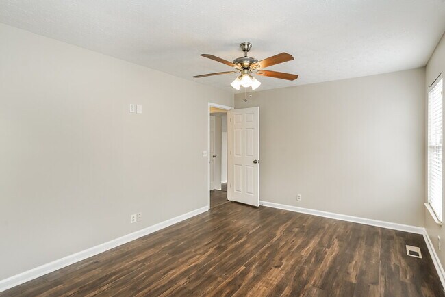 Building Photo - 3544 Glenfalls Dr