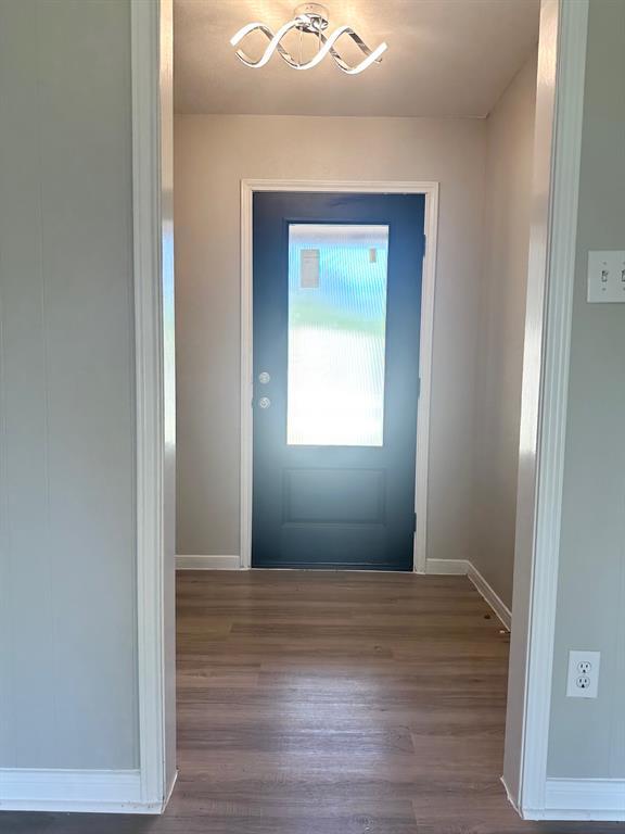 Building Photo - 1102 Serenada Dr
