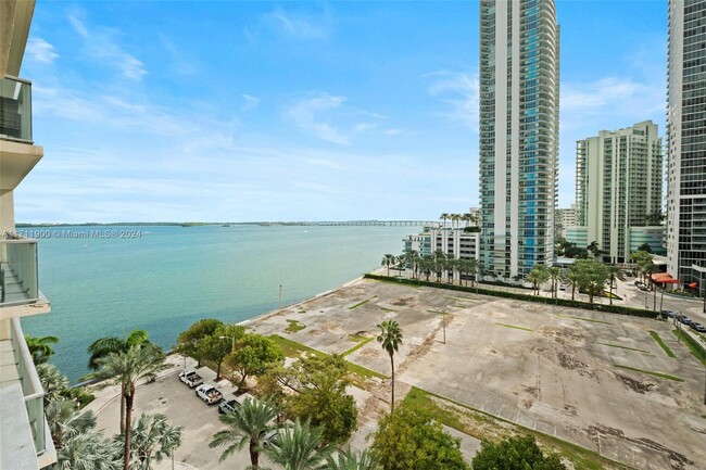 Building Photo - 1155 Brickell Bay Dr