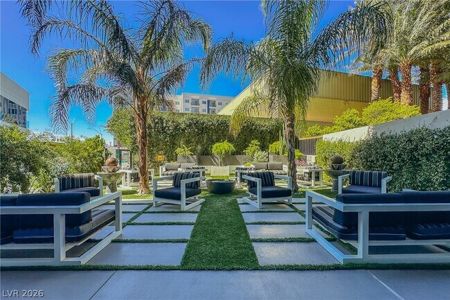 Building Photo - 4471 Dean Martin Dr