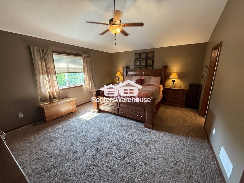 Building Photo - 3600 Mahle Ln