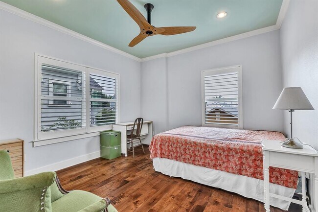 Building Photo - 4220 Threadgill St