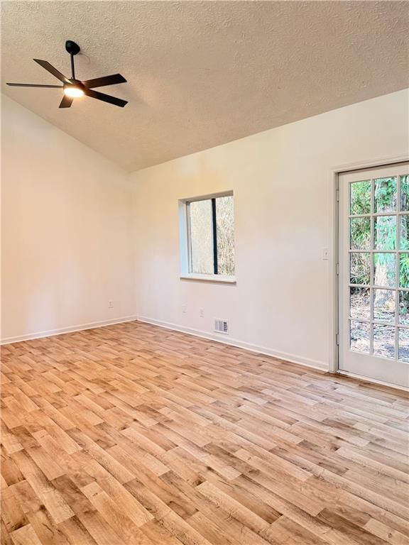Building Photo - 3315 Canterbury Trail