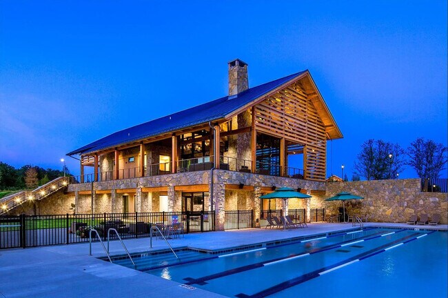 The Farmhouse - 1604 Drift Falls Ln