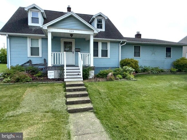 Building Photo - 329 Tyrone St