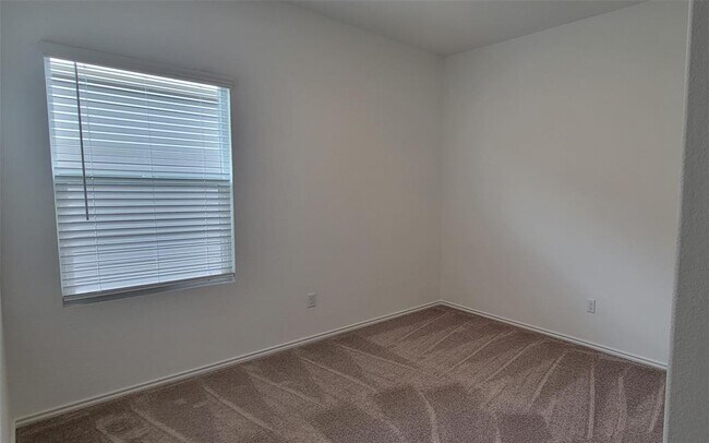 Building Photo - 421 Bullhead Rd