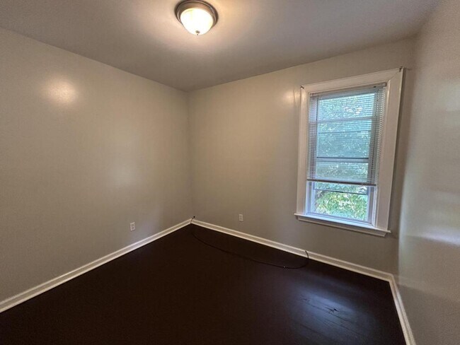 Building Photo - 81 Mariemont Ave