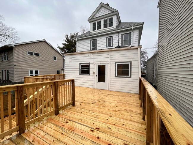 Building Photo - Four Bedroom Historic Clifton Gem!