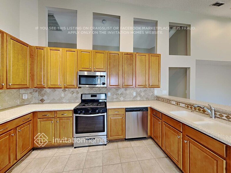 Building Photo - 14855 W Fern Hammock Dr