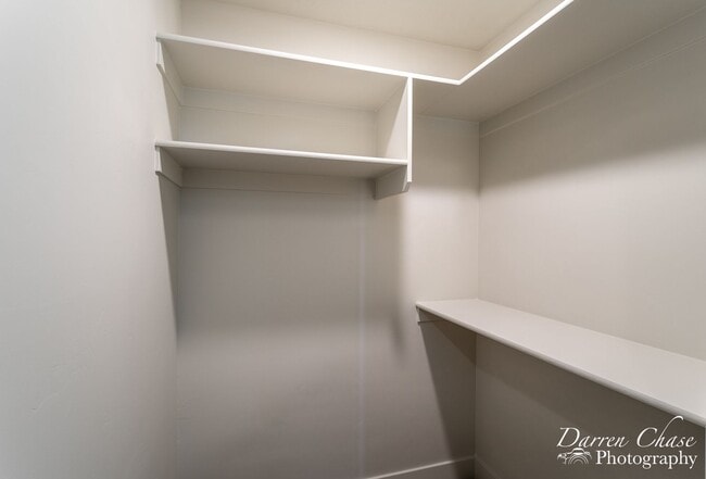 Building Photo - 4 bedroom, 2.5 bathroom townhome in Hurricane!