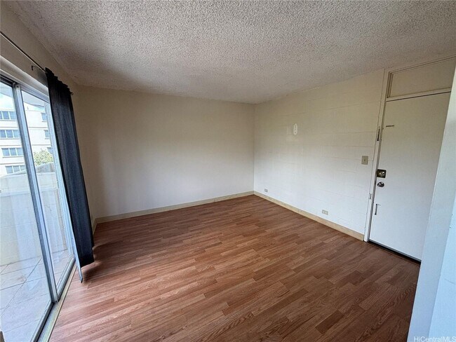Primary Photo - Studio. Parking. AC