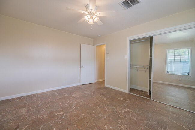Building Photo - 4113 Edison St