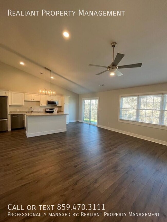 Building Photo - Completely Remodeled, 3 Bedroom, 3 bath ho...