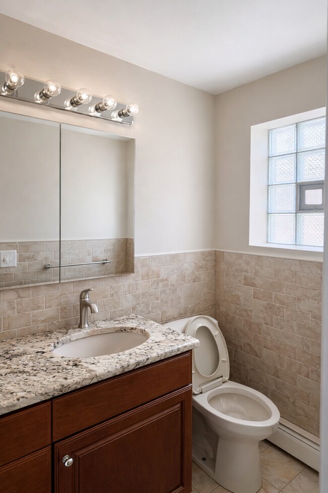 Building Photo - 8604 W Carmen Ave