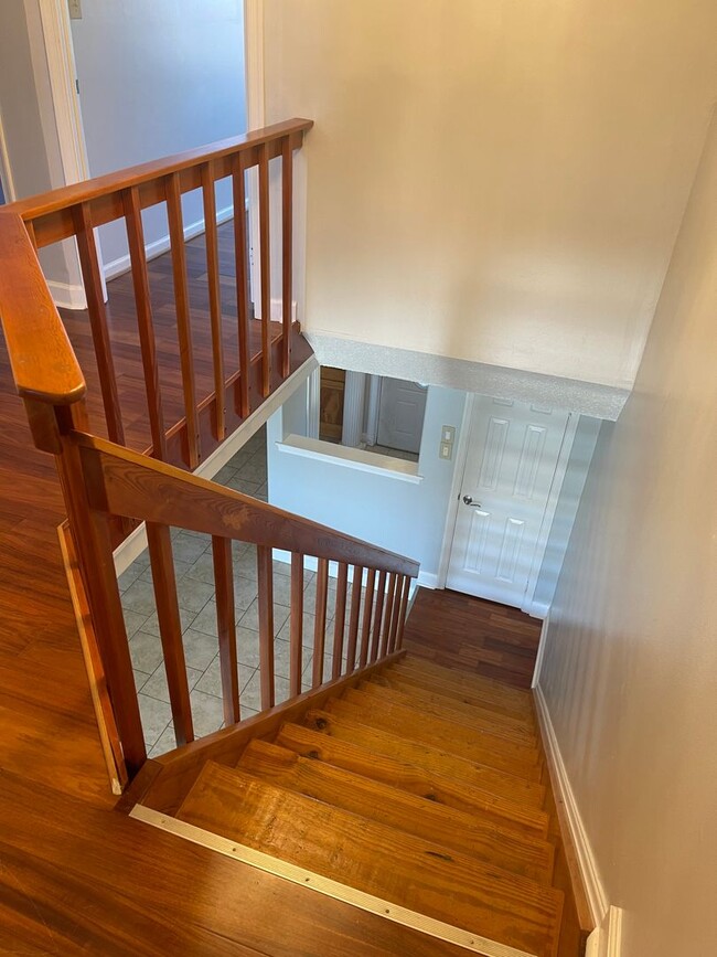 Building Photo - KEMPSVILLE LAKEFRONT TOWNHOUSE FOR RENT!
