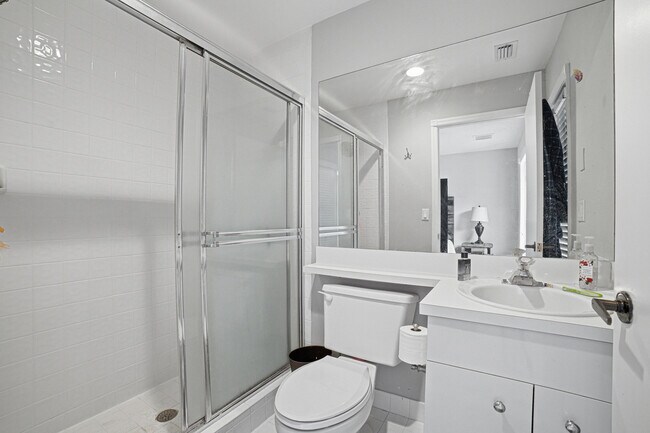 Building Photo - 10599 St Thomas Dr
