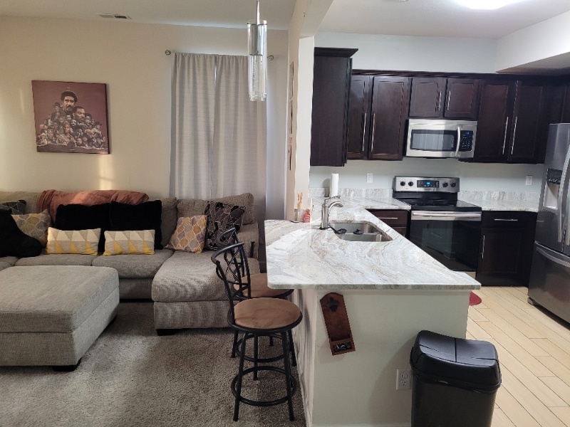 Building Photo - 327 Webster St