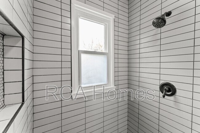 Building Photo - 69 N Whittier Pl