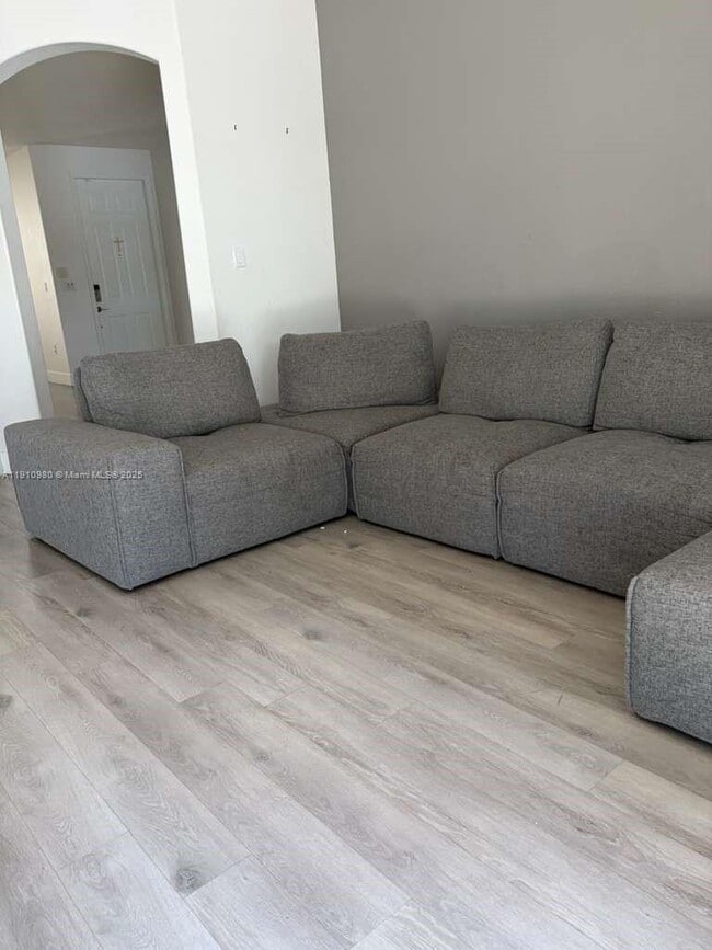 Building Photo - 8666 NW 114th Ave