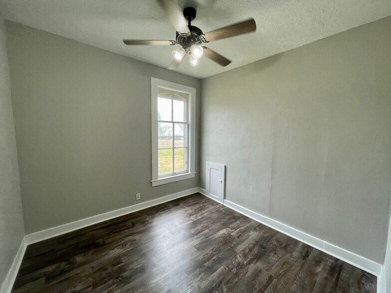 Bedroom - 110 S Pleasant St