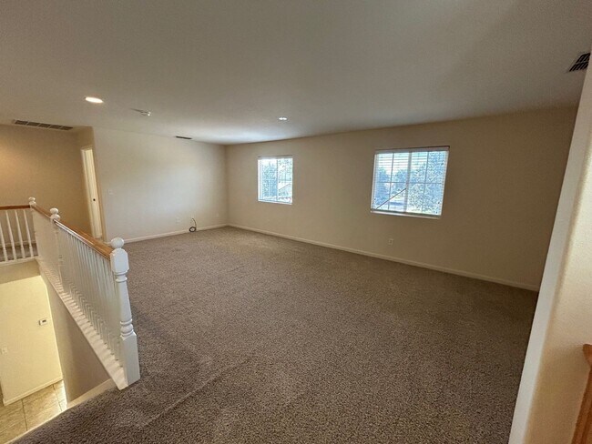 Building Photo - REDUCED!!!