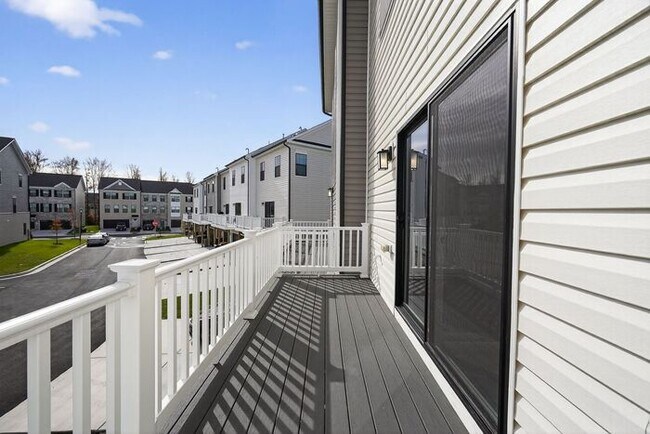 Building Photo - 15006 General Lafayette Blvd