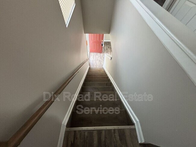 Building Photo - 209 Wexford Dr