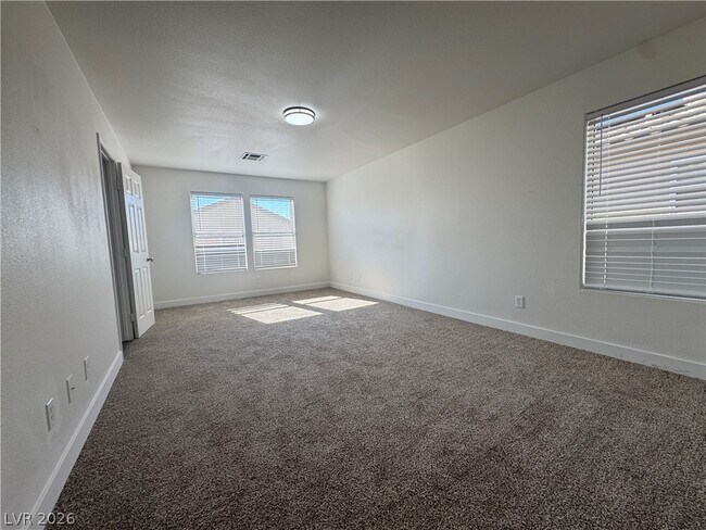 Building Photo - 6339 W Silver Ribbon Ct