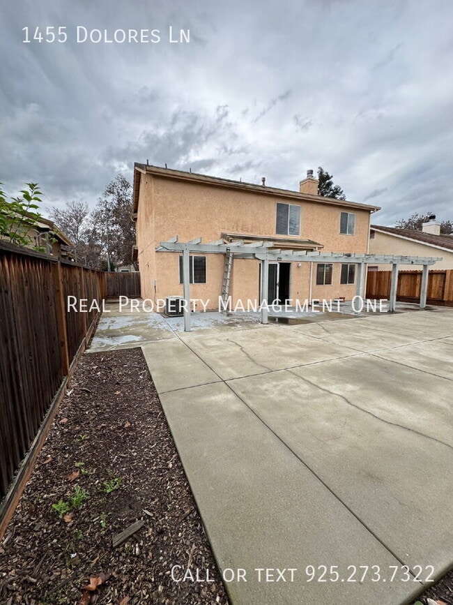 Building Photo - 1455 Dolores Ln