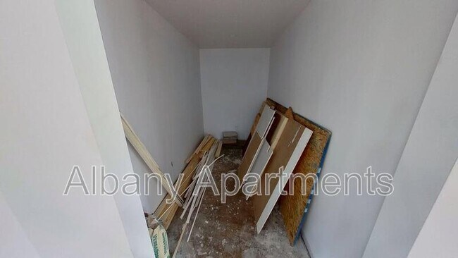 Building Photo - 4 Ten Eyck Ave