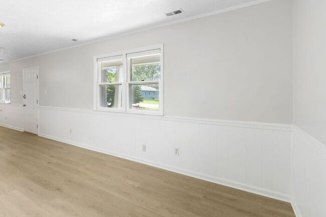 Building Photo - 3 Bedroom 1.5 Bath Ranch in Hope Mills