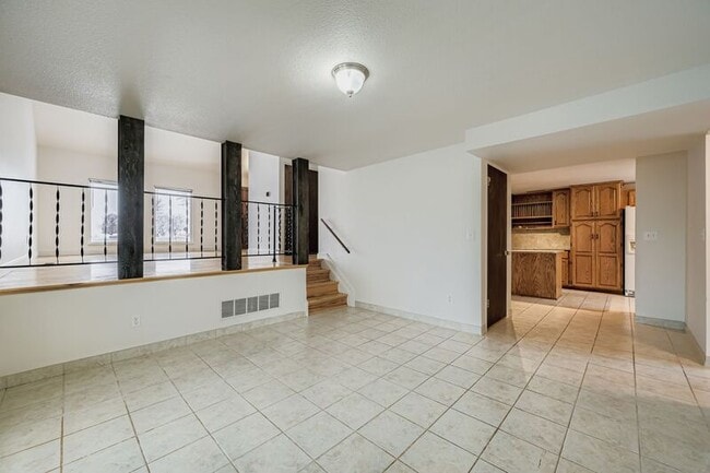 Building Photo - 1109 Panorama Dr