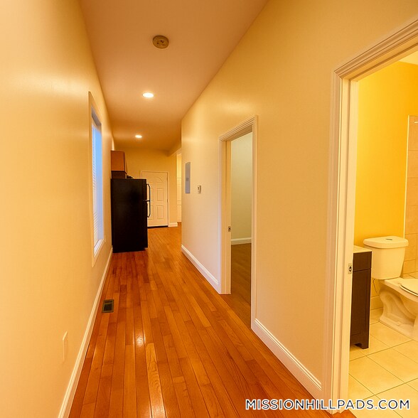 Building Photo - 7 North Ave