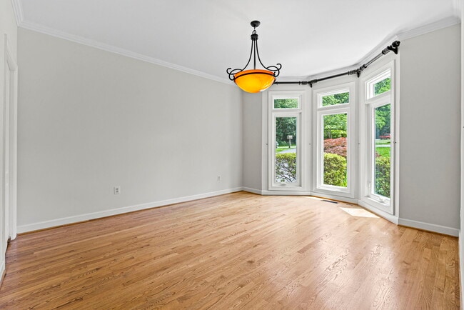 Building Photo - 7926 Long Ridge Ct