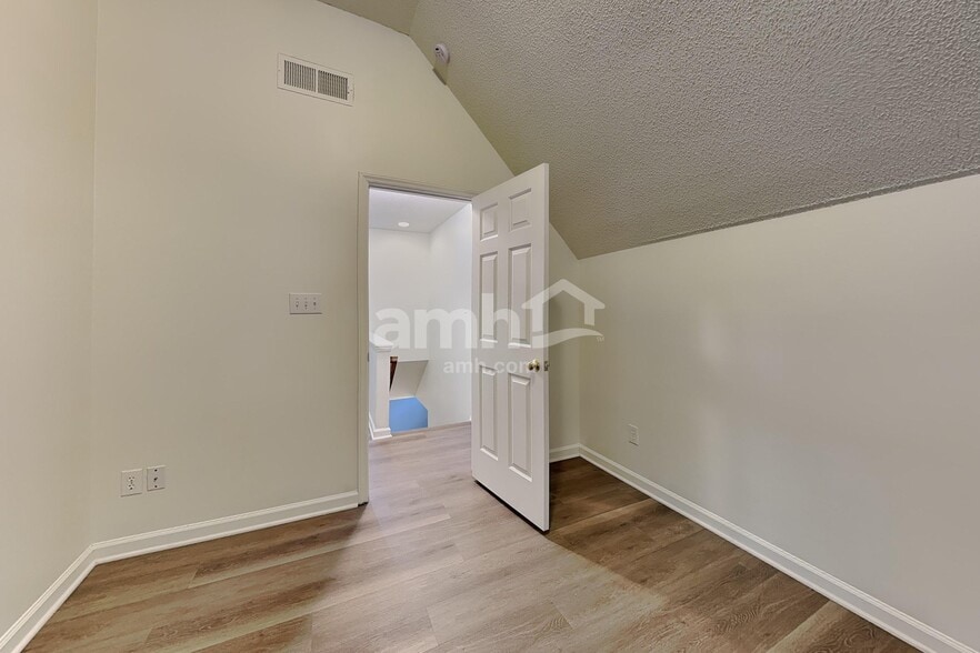 Building Photo - 5408 Botany Bay Dr