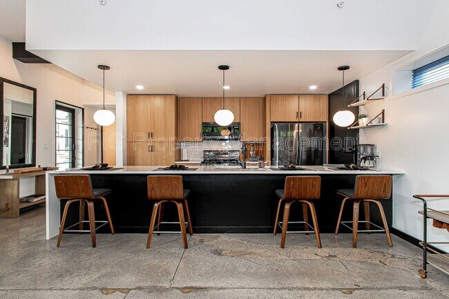 Building Photo - 3415 N Broadway