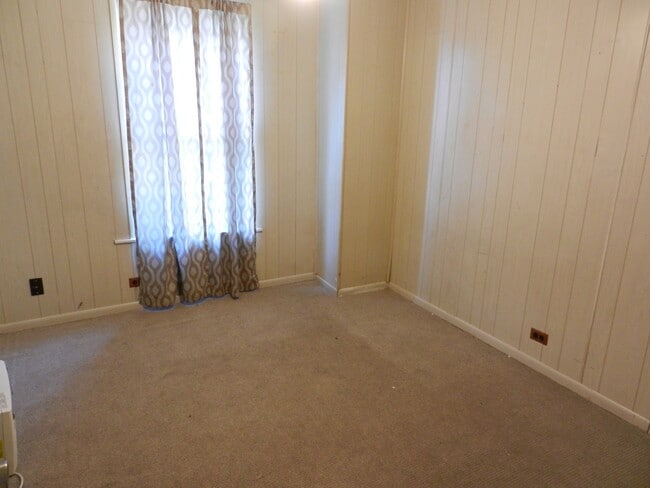 Building Photo - 1730 Willow Ave