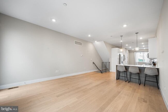 Building Photo - 1839- Blair St