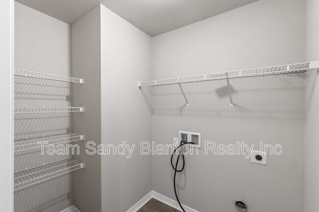 Building Photo - 3210 Electra Dr
