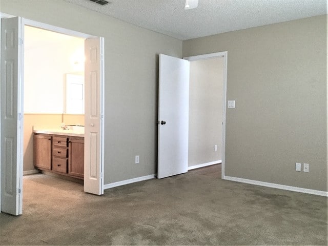 Building Photo - 1056 Condor Pl
