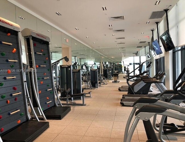 Building Photo - 1600 NE 1st Ave