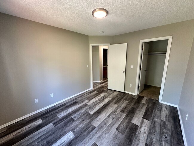 Building Photo - Lydia Court Duplex