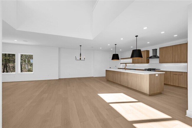 Building Photo - 123 S Paddock Loop
