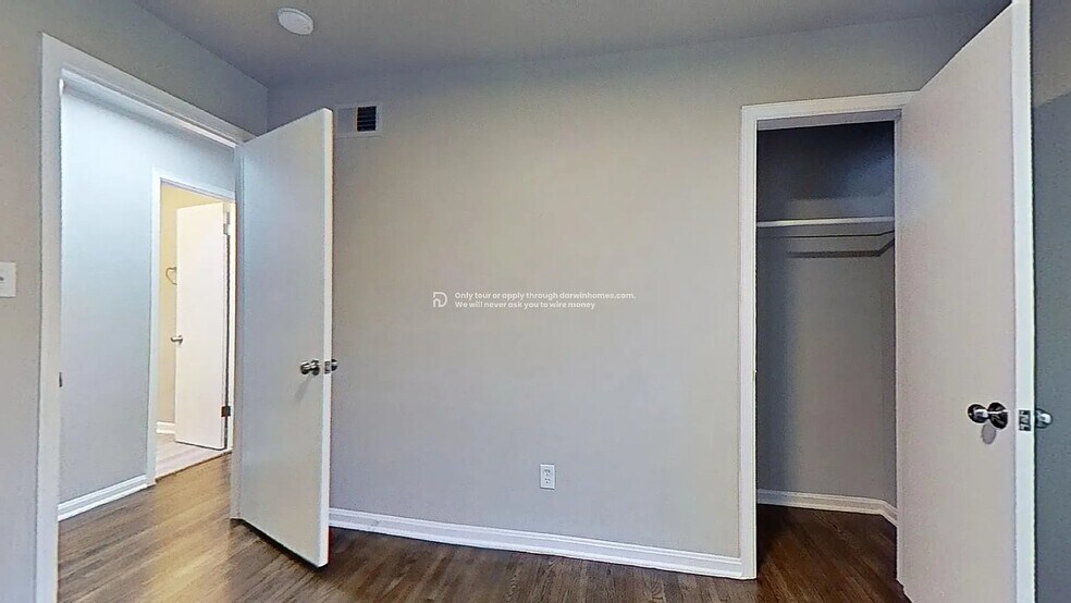 Building Photo - 417 W 65th Pl N