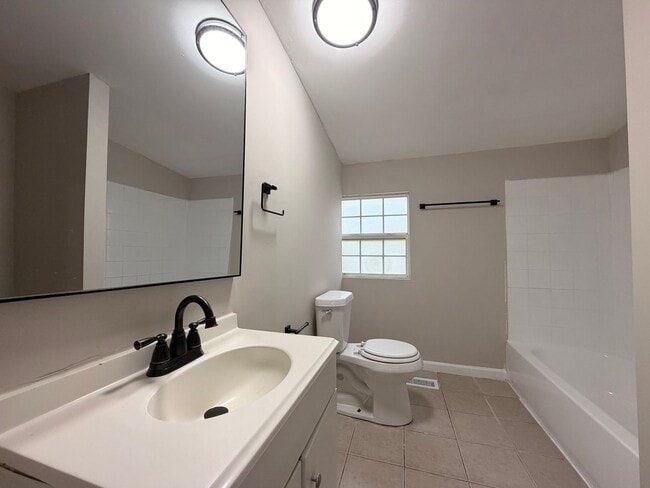 Building Photo - 2 Bed 2 Bath in Atlanta!