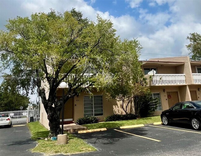 Building Photo - 8600 SW 109th Ave