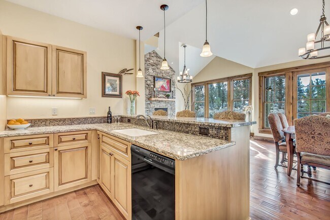 Building Photo - Rare Tumalo Retreat on 10 Acres with Barn!