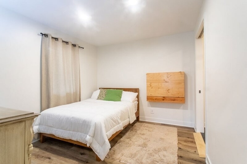 Building Photo - 7115 W 71st St