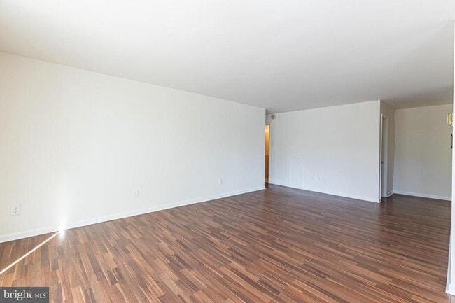 Building Photo - 600 Roosevelt Blvd